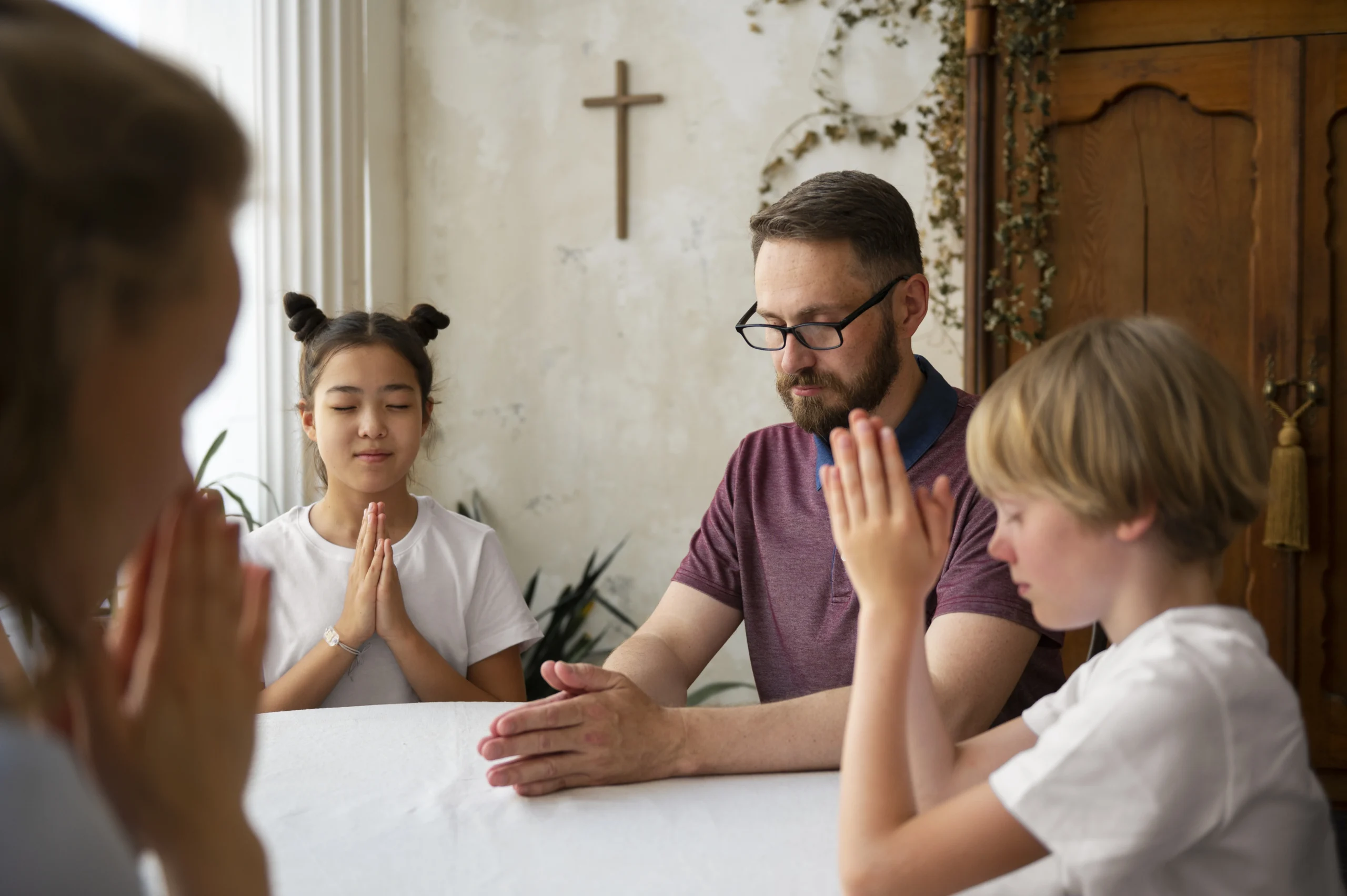 people-praying-together-side-view